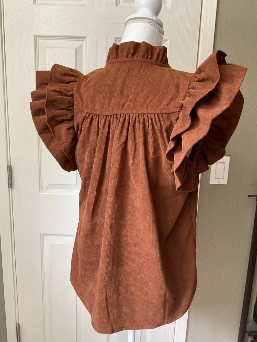 THML Irene flutter sleeve from Savannah Sevens Embroidered Women’s Top - Picture 3 of 4